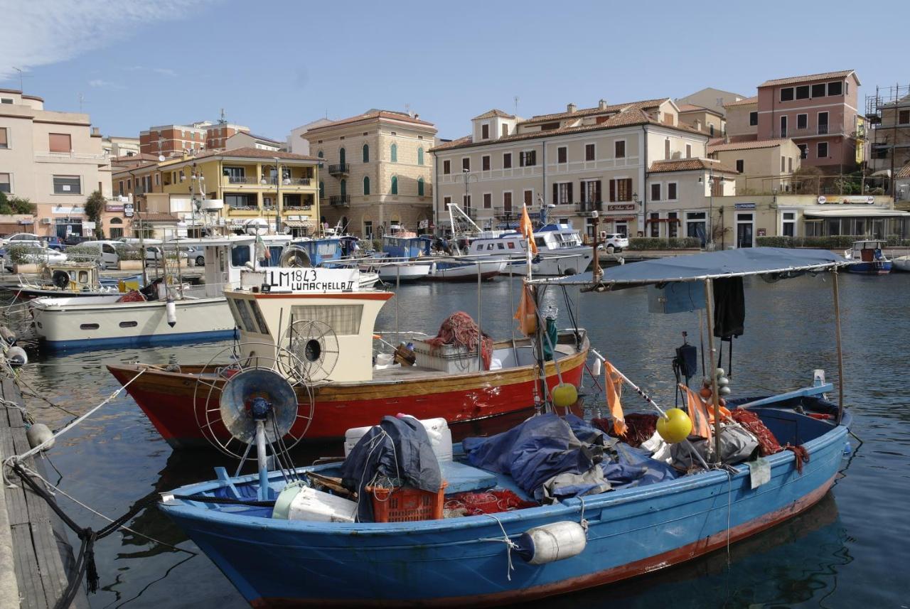 A Punta Tegge il mare la spiaggia il tramonto Villa La Maddalena  Esterno foto